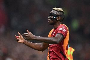 记者：加拉塔萨雷同意7500万欧签奥斯梅恩，付款方式仍在讨论