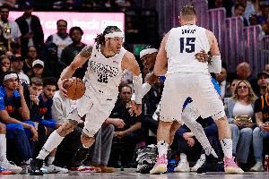 约基奇：阿隆-戈登是我生涯碰到的前五球员 他还是一个很好的朋友