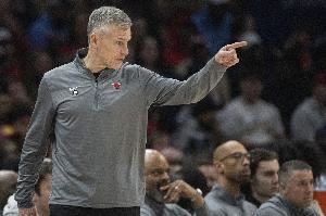 先下手为强！在尼克斯产生兴趣之前公牛就已提出多诺万的续约合同