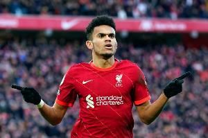 记者：如果一切顺利，迪亚斯将在下周末上演拜仁首秀