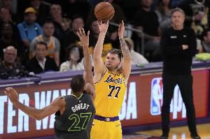 东契奇：弹跳不是唯一天赋 我的平衡能力和急停能力很强