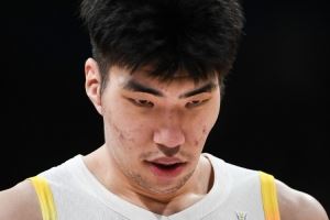 媒体人：中国男篮打阵地战时 内线的戏份要大幅度削弱