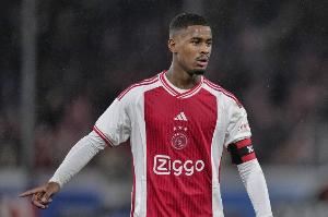 记者：切尔西接近就签下19岁后卫哈托和阿贾克斯达成原则性协议