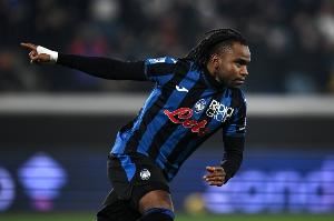 记者：国米仍在考虑是否再次报价卢克曼，球员全力推动转会