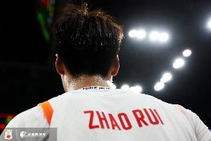 媒体人：亚洲杯名单无太多意外 低谷中的男篮需带着目标全力冲！