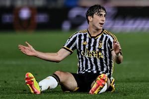 罗马诺：那不勒斯对米雷蒂很感兴趣，但不愿花费超2500万欧转会费