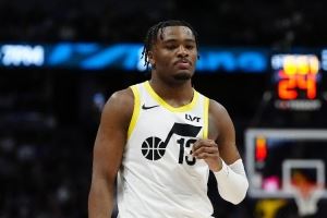 大方脑袋😤爵士后卫科利尔在半职业联赛爆砍40分🔥