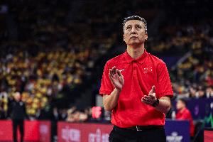 考察半决赛对手！郭士强留在场馆 现场观看新西兰vs黎巴嫩比赛