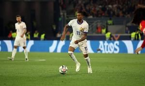 德尚：奥利塞在拜仁和法国表现都很棒，他全能而且能胜任多个位置