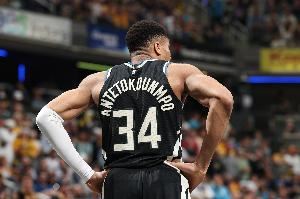 字母哥：必须学会参照老詹KD这些人的标准 更好地保养自己的身体