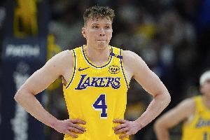 你不是射手吗？克内克特35分钟12中3&三分9中1全场8分 正负值-25