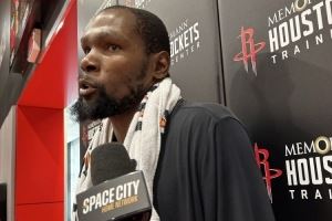 KD谈球队进攻：持续推进过程 明确何种方式比赛后大家会更自如