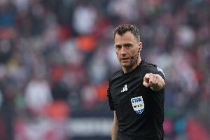 官方：德国裁判茨瓦尔将执法切尔西vs阿贾克斯