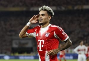 拜仁球员经常光顾！理发师：他们通常赛前来理发，都喜欢渐变发型