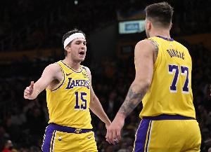 里夫斯：东契奇是我最喜欢的队友 后者打趣：我最不喜欢他 太幼稚