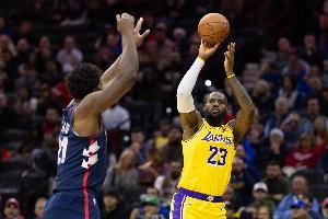 皮尔斯：负荷管理该只留给特定球员 比如恩比德太脆&詹姆斯太老